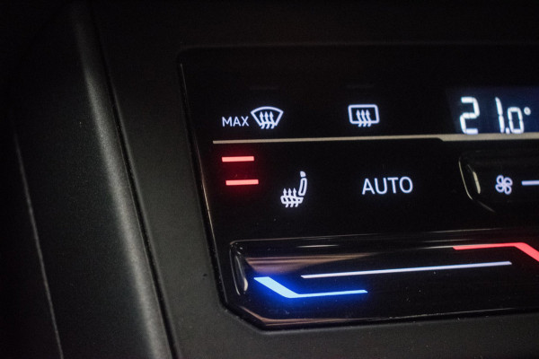 Volkswagen Polo 1.0 TSI R-LINE NL-auto [ IQ Light Stoelverwarming Virtual Cockpit Alcantara Adaptive Cruise Control Lane Assist ]