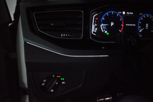 Volkswagen Polo 1.0 TSI R-LINE NL-auto [ IQ Light Stoelverwarming Virtual Cockpit Alcantara Adaptive Cruise Control Lane Assist ]