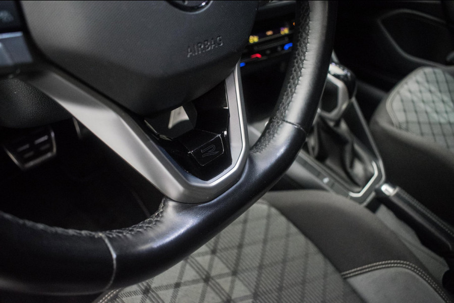 Volkswagen Polo 1.0 TSI R-LINE NL-auto [ IQ Light Stoelverwarming Virtual Cockpit Alcantara Adaptive Cruise Control Lane Assist ]