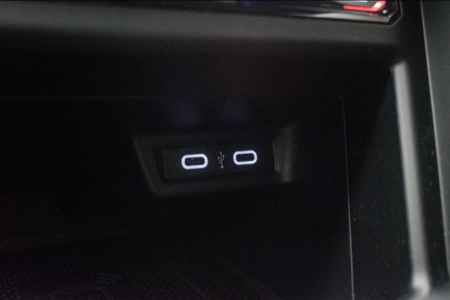 Volkswagen Polo 1.0 TSI R-LINE NL-auto [ IQ Light Stoelverwarming Virtual Cockpit Alcantara Adaptive Cruise Control Lane Assist ]