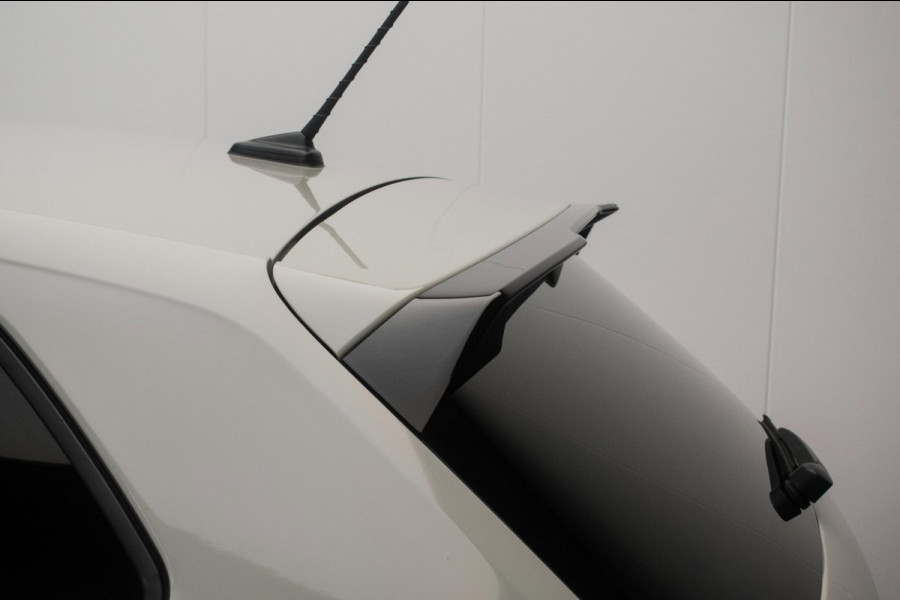 Volkswagen Polo 1.0 TSI R-LINE NL-auto [ IQ Light Stoelverwarming Virtual Cockpit Alcantara Adaptive Cruise Control Lane Assist ]
