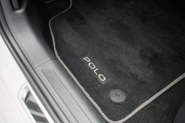 Volkswagen Polo 1.0 TSI R-LINE NL-auto [ IQ Light Stoelverwarming Virtual Cockpit Alcantara Adaptive Cruise Control Lane Assist ]