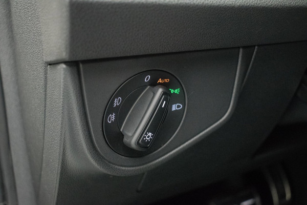 Volkswagen Polo 1.0 TSI R-LINE NL-auto [ IQ Light Stoelverwarming Virtual Cockpit Alcantara Adaptive Cruise Control Lane Assist ]