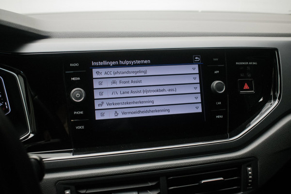 Volkswagen Polo 1.0 TSI R-LINE NL-auto [ IQ Light Stoelverwarming Virtual Cockpit Alcantara Adaptive Cruise Control Lane Assist ]