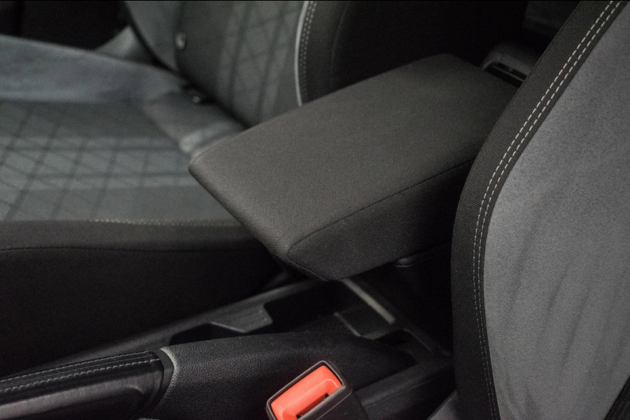 Volkswagen Polo 1.0 TSI R-LINE NL-auto [ IQ Light Stoelverwarming Virtual Cockpit Alcantara Adaptive Cruise Control Lane Assist ]