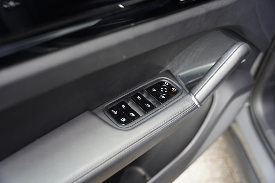 Porsche Cayenne 4.0 Turbo S E-Hybrid / Keramische Remmen / Sport Chrono