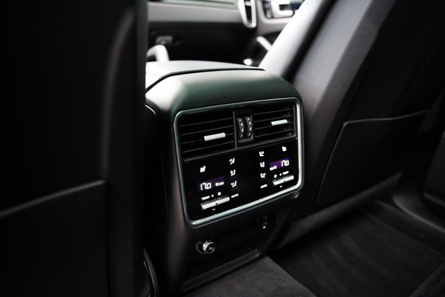 Porsche Cayenne 4.0 Turbo S E-Hybrid / Keramische Remmen / Sport Chrono