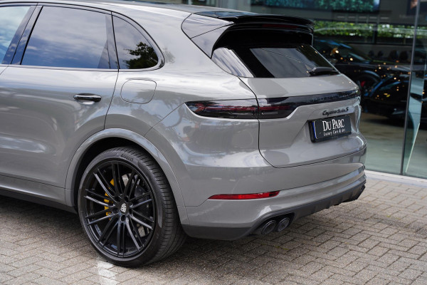 Porsche Cayenne 4.0 Turbo S E-Hybrid / Keramische Remmen / Sport Chrono