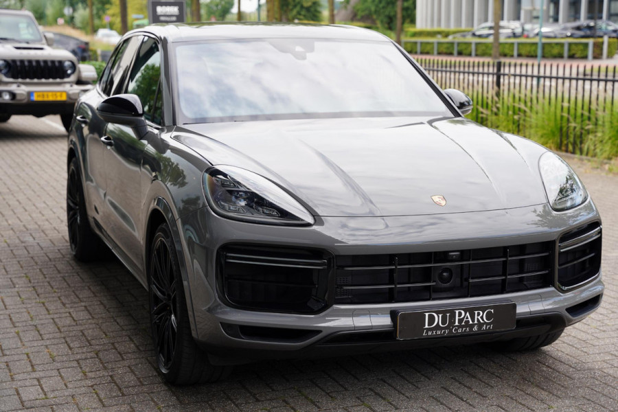 Porsche Cayenne 4.0 Turbo S E-Hybrid / Keramische Remmen / Sport Chrono