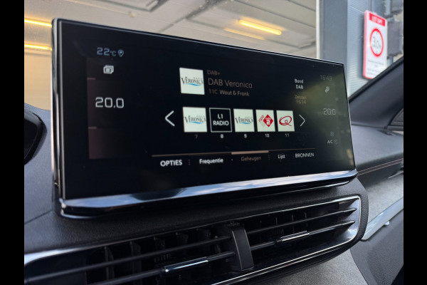Peugeot 5008 1.2 PureTech GT / NWE DISTR.RIEM !! / 7-ZITTER / ADAPTIEVE CRUISE / AFN. TREKHAAK / CAMERA / CARPLAY / KEYLESS / '18!