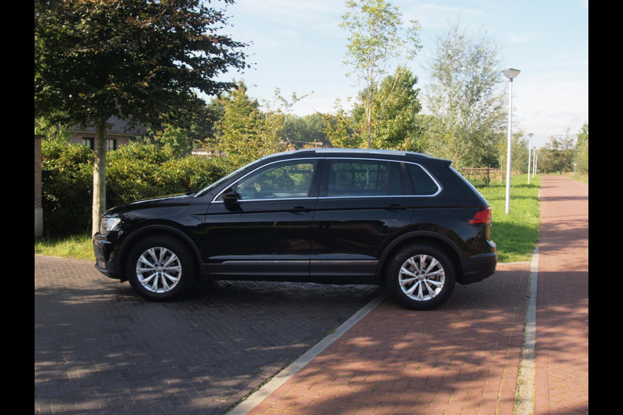 Volkswagen Tiguan 1.5 TSI Comfortline Business | Apple Carplay | ACC | Parkeesensoren | DAB | NL-Auto |