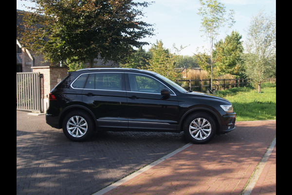 Volkswagen Tiguan 1.5 TSI Comfortline Business | Apple Carplay | ACC | Parkeesensoren | DAB | NL-Auto |