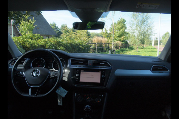 Volkswagen Tiguan 1.5 TSI Comfortline Business | Apple Carplay | ACC | Parkeesensoren | DAB | NL-Auto |