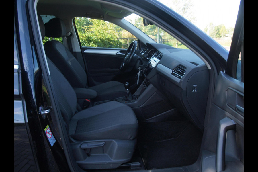 Volkswagen Tiguan 1.5 TSI Comfortline Business | Apple Carplay | ACC | Parkeesensoren | DAB | NL-Auto |