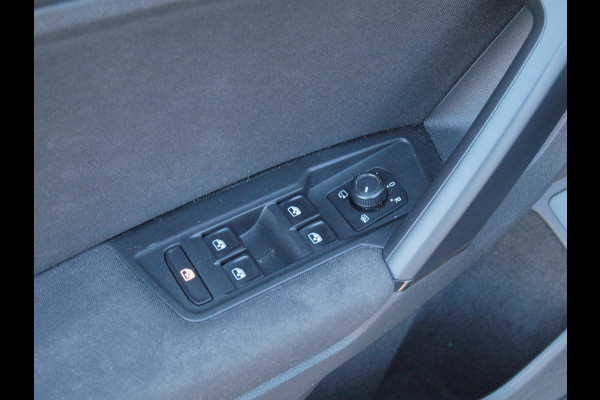 Volkswagen Tiguan 1.5 TSI Comfortline Business | Apple Carplay | ACC | Parkeesensoren | DAB | NL-Auto |