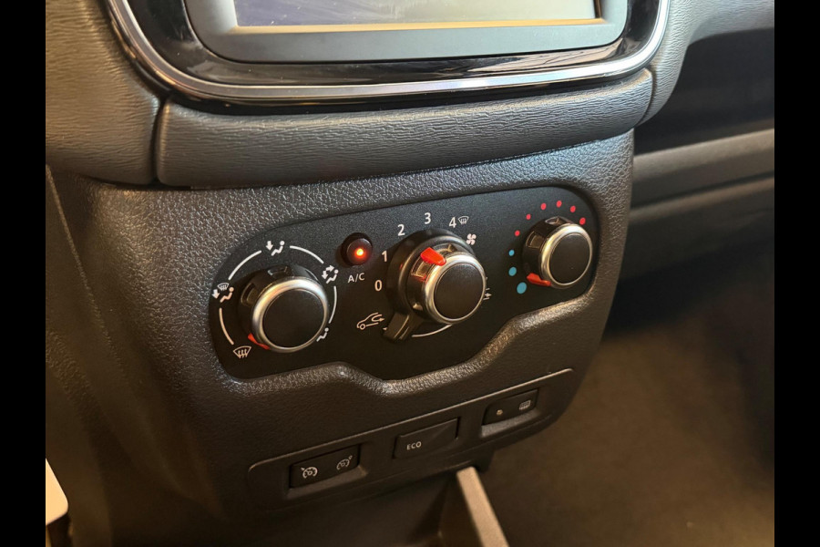 Dacia Dokker 1.3 TCe Stepway 130PK GARANTIE TOT 06-2029!* . NAVIGATIE . ACHTERUITRIJ CAMERA . TREKHAAK 1.200KG TREK GEWICHT!  .