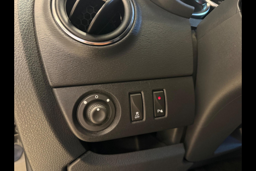 Dacia Dokker 1.3 TCe Stepway 130PK GARANTIE TOT 06-2029!* . NAVIGATIE . ACHTERUITRIJ CAMERA . TREKHAAK 1.200KG TREK GEWICHT!  .
