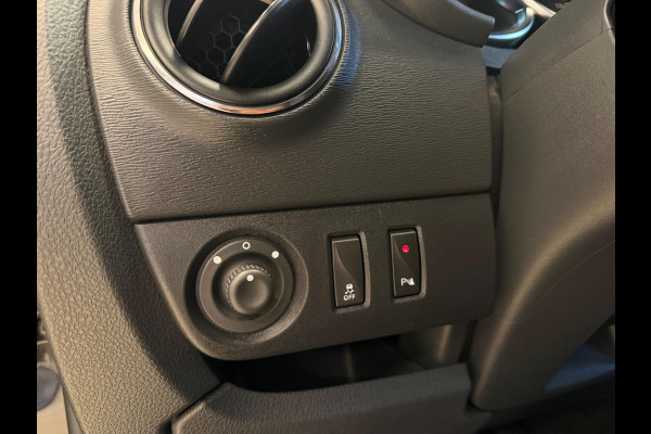 Dacia Dokker 1.3 TCe Stepway 130PK GARANTIE TOT 06-2029!* . NAVIGATIE . ACHTERUITRIJ CAMERA . TREKHAAK 1.200KG TREK GEWICHT!  .