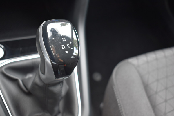Volkswagen T-Cross 1.0 TSI Life Stoelverwarming Navi Automaat