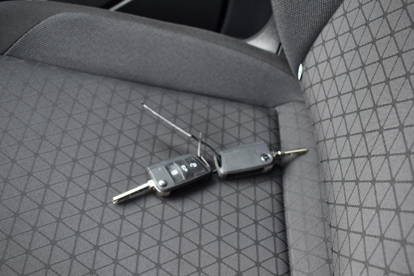 Volkswagen T-Cross 1.0 TSI Life Stoelverwarming Navi Automaat
