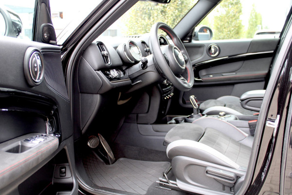 MINI Countryman 2.0 John Cooper Works ALL4 Keyless/Panorama/JCW/Stoelverwarming/Sportstoelen