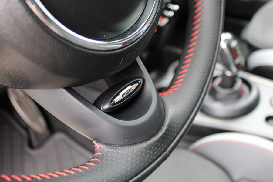 MINI Countryman 2.0 John Cooper Works ALL4 Keyless/Panorama/JCW/Stoelverwarming/Sportstoelen