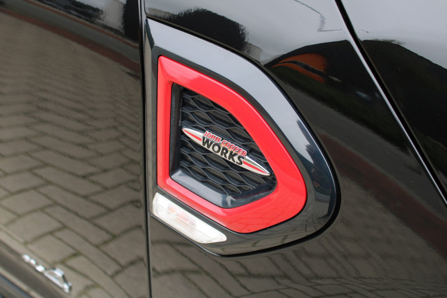 MINI Countryman 2.0 John Cooper Works ALL4 Keyless/Panorama/JCW/Stoelverwarming/Sportstoelen