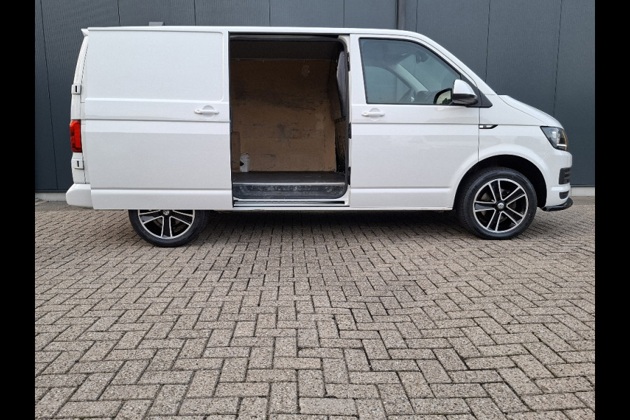 Volkswagen Transporter 2.0 TDI L1H1 * Airco * Parkeersensoren * Cruise Control * 18 INCH WIELEN *