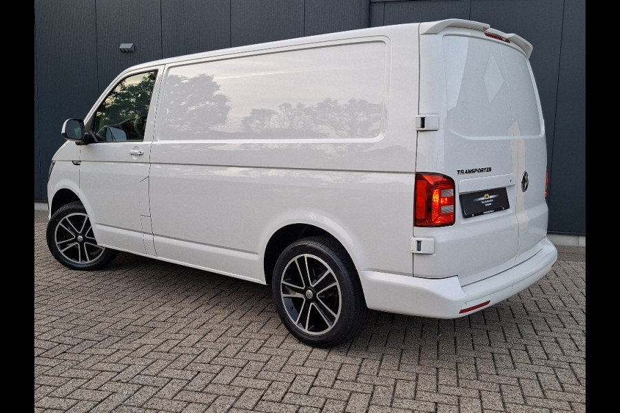 Volkswagen Transporter 2.0 TDI L1H1 * Airco * Parkeersensoren * Cruise Control * 18 INCH WIELEN *