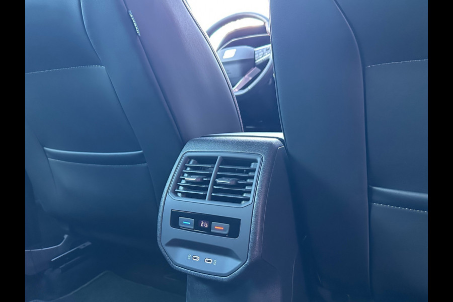 Seat Leon 1.5 eTSI FR Aut Leer Navi Camera Carplay