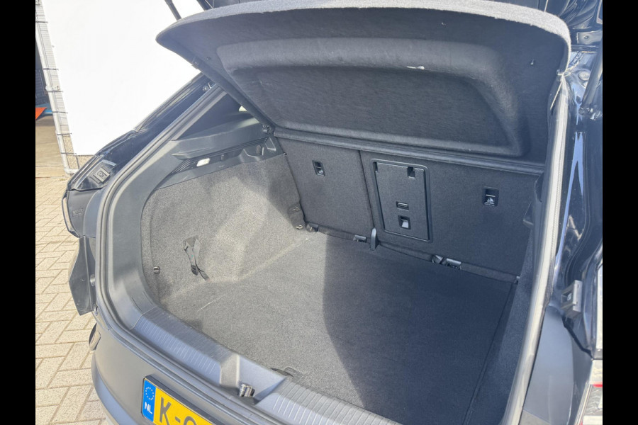 Volkswagen ID.4 First 77 kWh NL-AUTO | TREKHAAK | CAMERA| SOH 90%