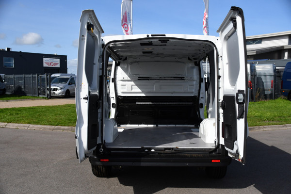 Renault Trafic 2.0 dCi 150 T29 L1H1 PB Edition Camer, Cruise, Carplay, LED, 2 x Schuifdeur, Automaat, Sensoren, CLIMA, Multimedia, 150pk, Keyless, Uniek!