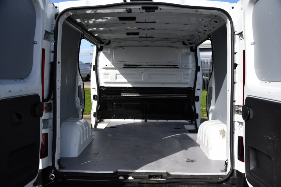 Renault Trafic 2.0 dCi 150 T29 L1H1 PB Edition Camer, Cruise, Carplay, LED, 2 x Schuifdeur, Automaat, Sensoren, CLIMA, Multimedia, 150pk, Keyless, Uniek!