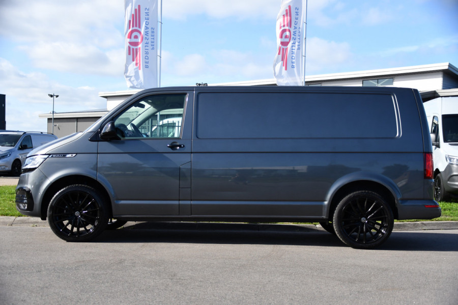 Volkswagen Transporter 2.0 TDI L2H1 Bulli Virtual, Adaptieve Cruise, Camera, Carplay, LED, 150pk, Stoelverwarming, Multimedia, Sensoren, Trekhaak, Uniek!
