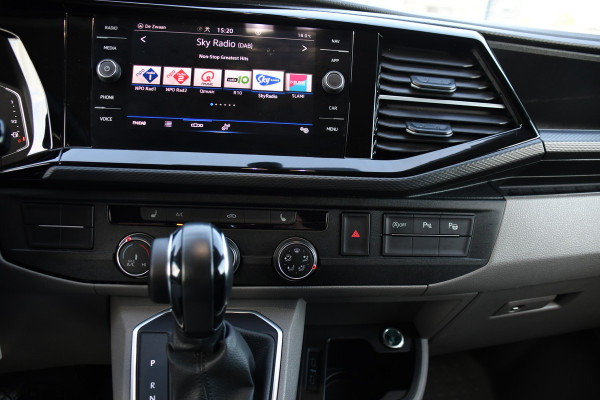 Volkswagen Transporter 2.0 TDI L2H1 Bulli Virtual, Adaptieve Cruise, Camera, Carplay, LED, 150pk, Stoelverwarming, Multimedia, Sensoren, Trekhaak, Uniek!