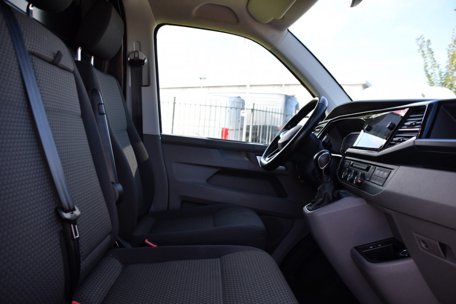 Volkswagen Transporter 2.0 TDI L2H1 Bulli Virtual, Adaptieve Cruise, Camera, Carplay, LED, 150pk, Stoelverwarming, Multimedia, Sensoren, Trekhaak, Uniek!
