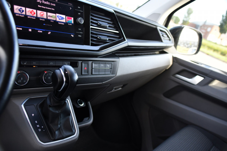 Volkswagen Transporter 2.0 TDI L2H1 Bulli Virtual, Adaptieve Cruise, Camera, Carplay, LED, 150pk, Stoelverwarming, Multimedia, Sensoren, Trekhaak, Uniek!