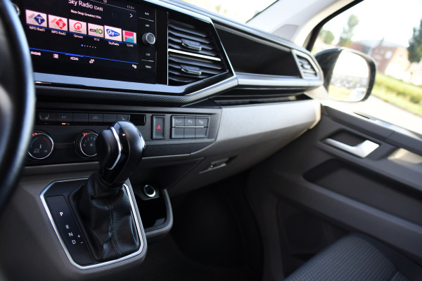 Volkswagen Transporter 2.0 TDI L2H1 Bulli Virtual, Adaptieve Cruise, Camera, Carplay, LED, 150pk, Stoelverwarming, Multimedia, Sensoren, Trekhaak, Uniek!