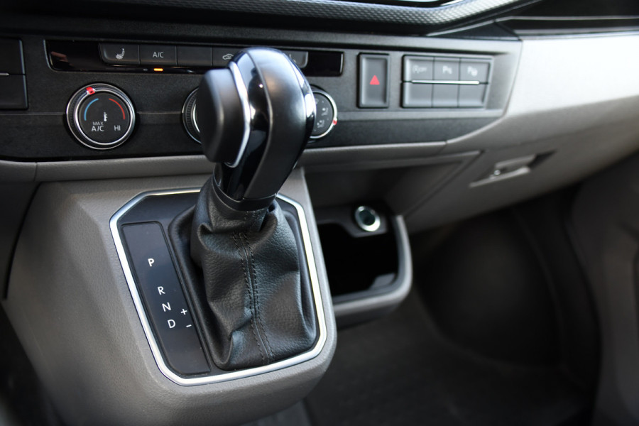 Volkswagen Transporter 2.0 TDI L2H1 Bulli Virtual, Adaptieve Cruise, Camera, Carplay, LED, 150pk, Stoelverwarming, Multimedia, Sensoren, Trekhaak, Uniek!