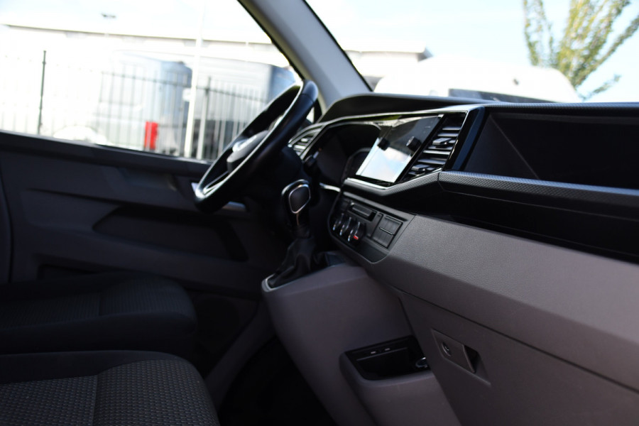 Volkswagen Transporter 2.0 TDI L2H1 Bulli Virtual, Adaptieve Cruise, Camera, Carplay, LED, 150pk, Stoelverwarming, Multimedia, Sensoren, Trekhaak, Uniek!