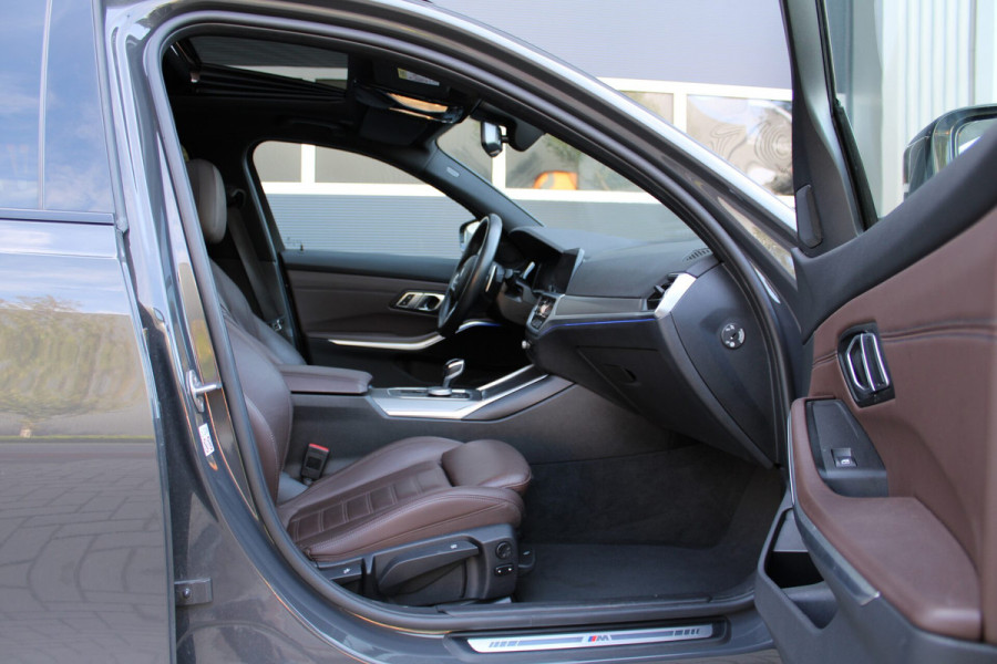 BMW 3 Serie Touring 330i | M340i Look | Pano | Apple Carplay | Sfeerverlichting | LED | Stoelverwarming