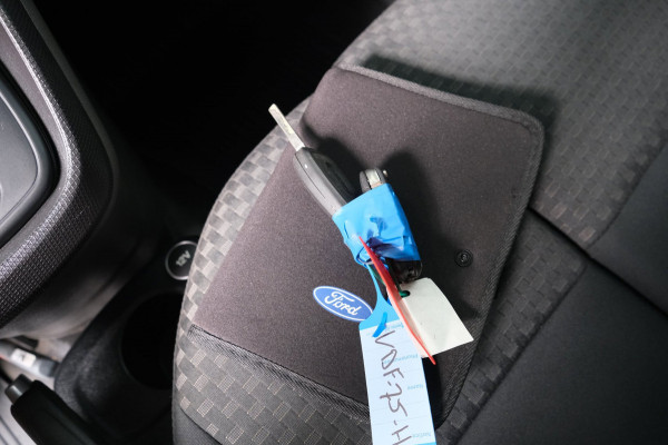 Ford Transit Connect 1.5 EcoBlue L1 Automaat - N.A.P. Airco, Cruise, Navi, PDC, Camera, Trekhaak.