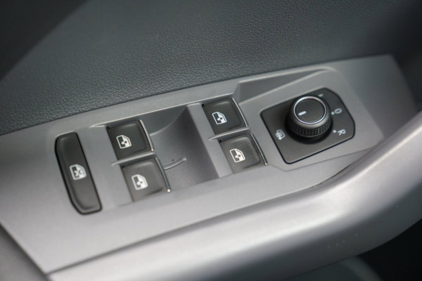Volkswagen T-Cross 1.0 TSI Style | Prijs rijklaar incl. 12 mnd garantie | Afn Trekhaak Blindspot 17"Lmv+All-seasons Winterpakket