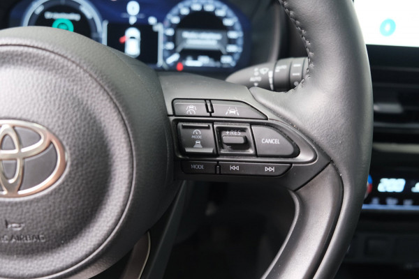 Toyota Yaris Cross 1.5 Hybrid 130 GR SPORT - Airco, Cruise, Virtual display, Camera, Stoel/stuur verwarming, PDC, Navi.