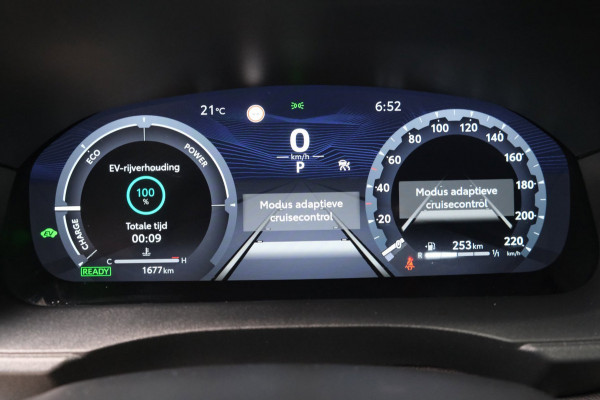 Toyota Yaris Cross 1.5 Hybrid 130 GR SPORT - Airco, Cruise, Virtual display, Camera, Stoel/stuur verwarming, PDC, Navi.