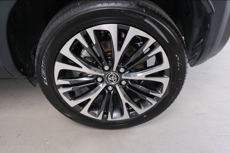 Toyota Yaris Cross 1.5 Hybrid 130 GR SPORT - Airco, Cruise, Virtual display, Camera, Stoel/stuur verwarming, PDC, Navi.
