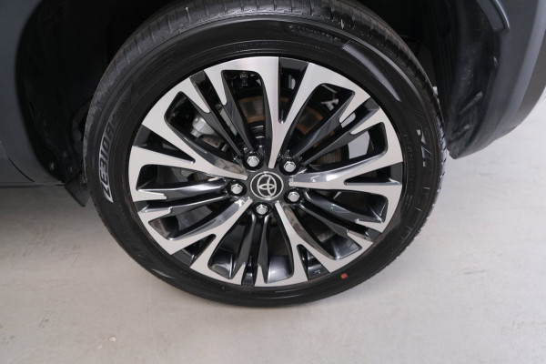 Toyota Yaris Cross 1.5 Hybrid 130 GR SPORT - Airco, Cruise, Virtual display, Camera, Stoel/stuur verwarming, PDC, Navi.