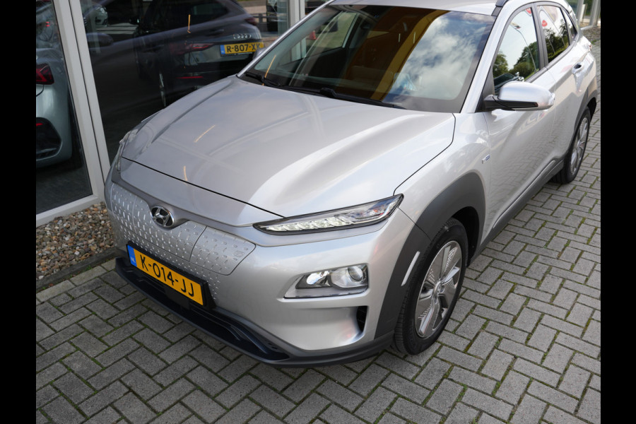 Hyundai Kona EV Fashion 64 kWh | SOH 96% | Head-up display | Cruise control adaptief met stop&go |