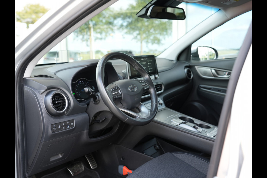 Hyundai Kona EV Fashion 64 kWh | SOH 96% | Head-up display | Cruise control adaptief met stop&go |