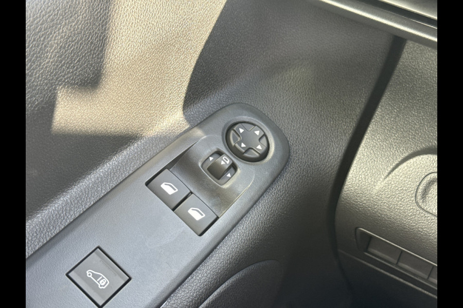 Peugeot Partner 1.5 HDi 130PK Automaat L1H1 Climate Control Cruise Control Camera Navigatie Parkeersensoren v+a inbouwkasten
